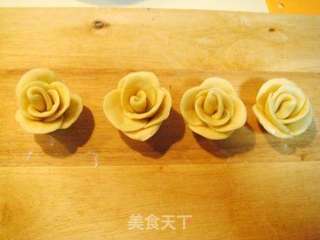 橱窗花样展示面包制作“鲜花造型硬质咸面包”的做法步骤：22