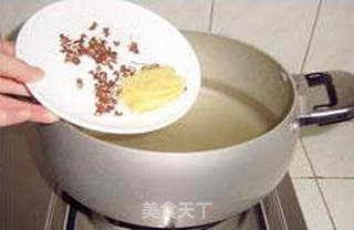 泡椒鸭掌(附让鸭掌白嫩的小窍门)的做法步骤:6