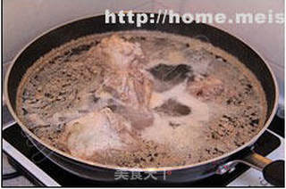 美容又补钙,冬日暖身---大骨萝卜浓汤的做法步骤:3