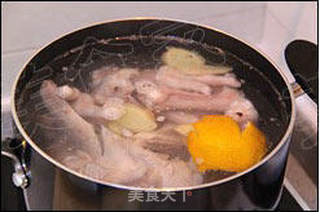 美容又补钙,冬日暖身---大骨萝卜浓汤的做法步骤:8