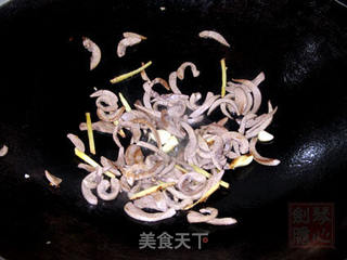 椒丝香芹炒猪腰的做法步骤:5