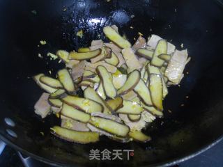 茶香豆干炒肉的做法步骤：5