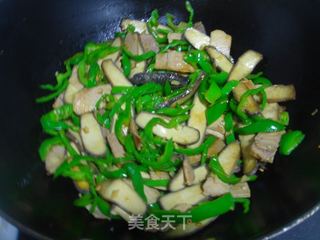 茶香豆干炒肉的做法步骤：7
