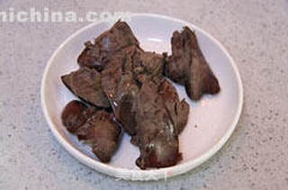 宝宝餐系列:胡萝卜泥+鸡肝泥=胡萝卜鸡肝泥的做法步骤:4