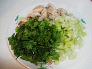 蘑菇瘦肉粥的做法步骤：2