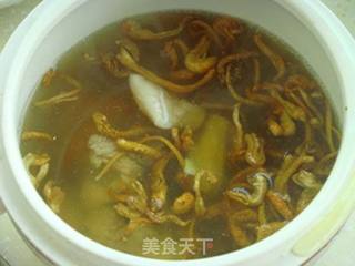 鳄鱼肉炖虫草花的做法步骤:6