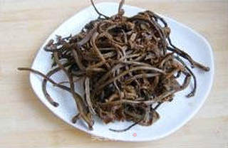茶树菇栗子鸡的做法步骤:3