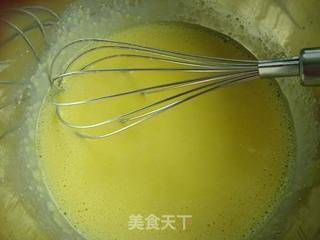 草莓奶油生日蛋糕的做法步骤:3