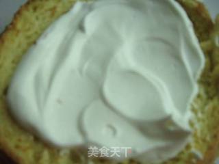 草莓奶油生日蛋糕的做法步骤:11