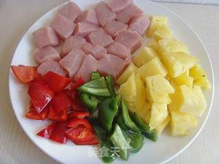 应季水果菜---菠萝咕噜肉的做法步骤:2