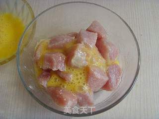 应季水果菜---菠萝咕噜肉的做法步骤:4