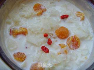 丰胸圣品----木瓜银耳炖牛奶的做法步骤:6