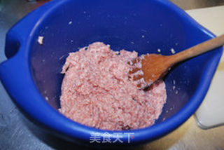 猪肉玉米馅饺子的做法步骤:2