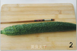 【蓑衣黄瓜】最垂涎欲滴++最清新爽口。的做法步骤:2