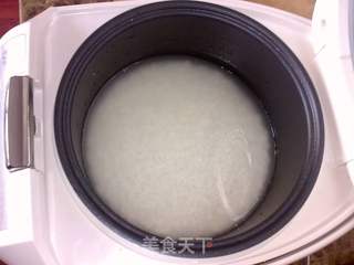 腊味蔬菜煲仔饭的做法步骤：1