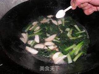 像盛开墨绿菊花-----塔苦菜花菇肉丝年糕汤的做法步骤:7