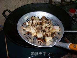 家常菜肴@@蒜苗炒烧肉的做法步骤：3