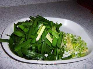 肉丝千张炒韭菜的做法步骤：3