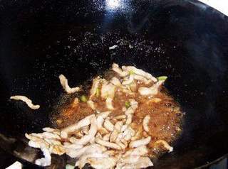 肉丝千张炒韭菜的做法步骤：7