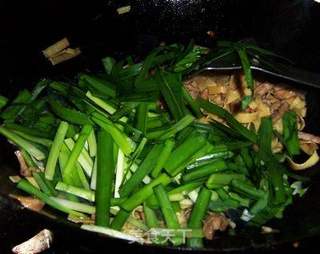 肉丝千张炒韭菜的做法步骤：10