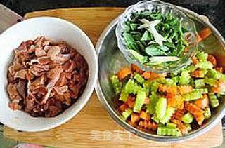 家常菜--干锅鸡杂的做法步骤:2