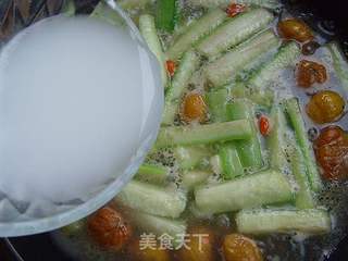 丝瓜烧栗子的做法步骤:8