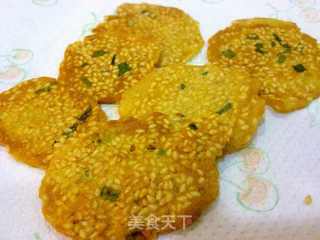 平底锅做小零食——香葱芝麻薄脆片的做法步骤:7