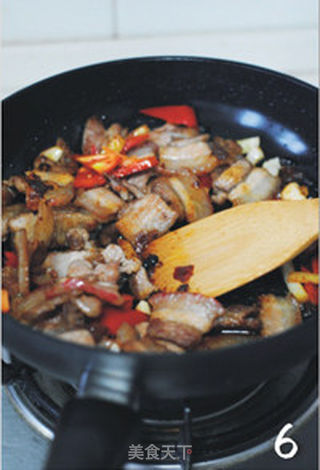 【豉香回锅肉】不吃肉的人也会爱上的一道菜的做法步骤：6