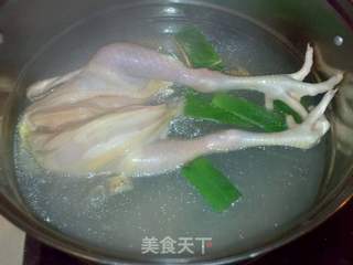 苹果党参土鸡汤~好喝的润肺养心安神汤的做法步骤：1