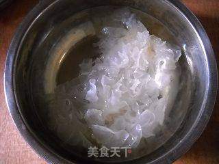 南瓜银耳粥的做法步骤:2
