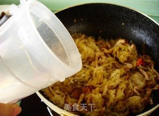 肉丝炒酸菜粉的做法步骤:9