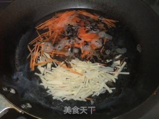 鱼香肉丝的做法步骤：4