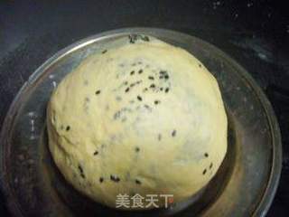 鲜奶油黑芝麻吐司的做法步骤:3