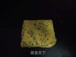 鲜奶油黑芝麻吐司的做法步骤:7