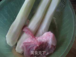 菜肉炒肉片的做法步骤：1