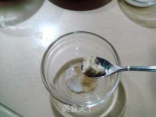 春季养生菜“桃仁炒虾球”的做法步骤：5