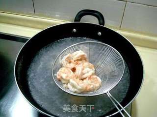 春季养生菜“桃仁炒虾球”的做法步骤：8