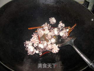 蚝油尖椒炒章鱼仔的做法步骤:5