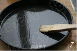 色彩与味觉的盛宴 海陆鲜汇披萨的做法步骤:7