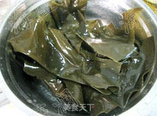 凉拌海带丝(附干海带泡发过程)的做法步骤:3