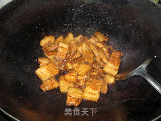 简单的蒜苗红烧肉的做法步骤:5