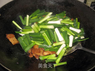 简单的蒜苗红烧肉的做法步骤:6