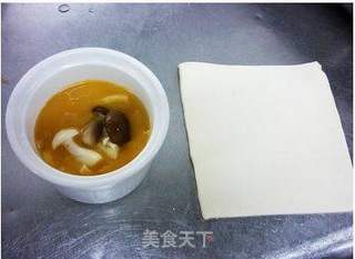 酥皮海鲜盅的做法步骤：1