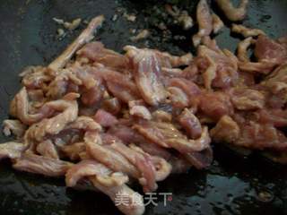 里脊肉炒蒜薹的做法步骤:4