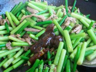 里脊肉炒蒜薹的做法步骤:7