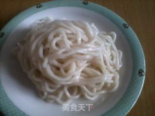 蒜香炸酱面的做法步骤:12