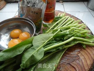 简单家常菜------芝麻蛋皮菠菜的做法步骤：1