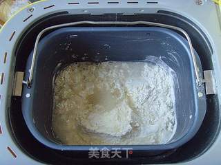 小猪豆沙包的做法步骤:2