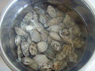 宝宝营养餐:花蛤蒸蛋的做法步骤:2