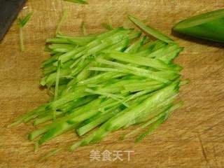 素炒双色萝卜丝的做法步骤：1